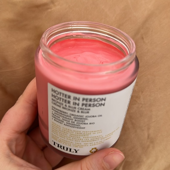 Truly Beauty Bronze & Blur Cream - Picture 2 of 4